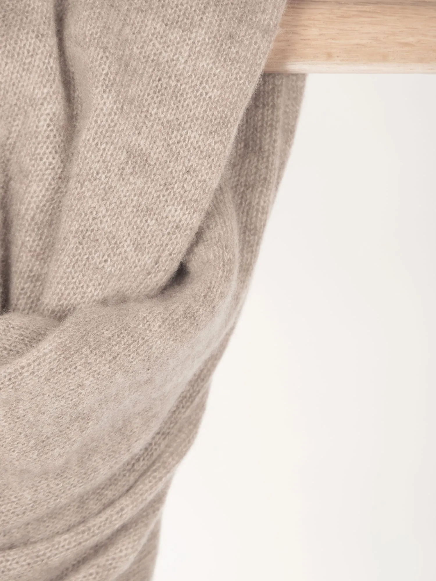 Airy cashmere scarf "Flow" - toast